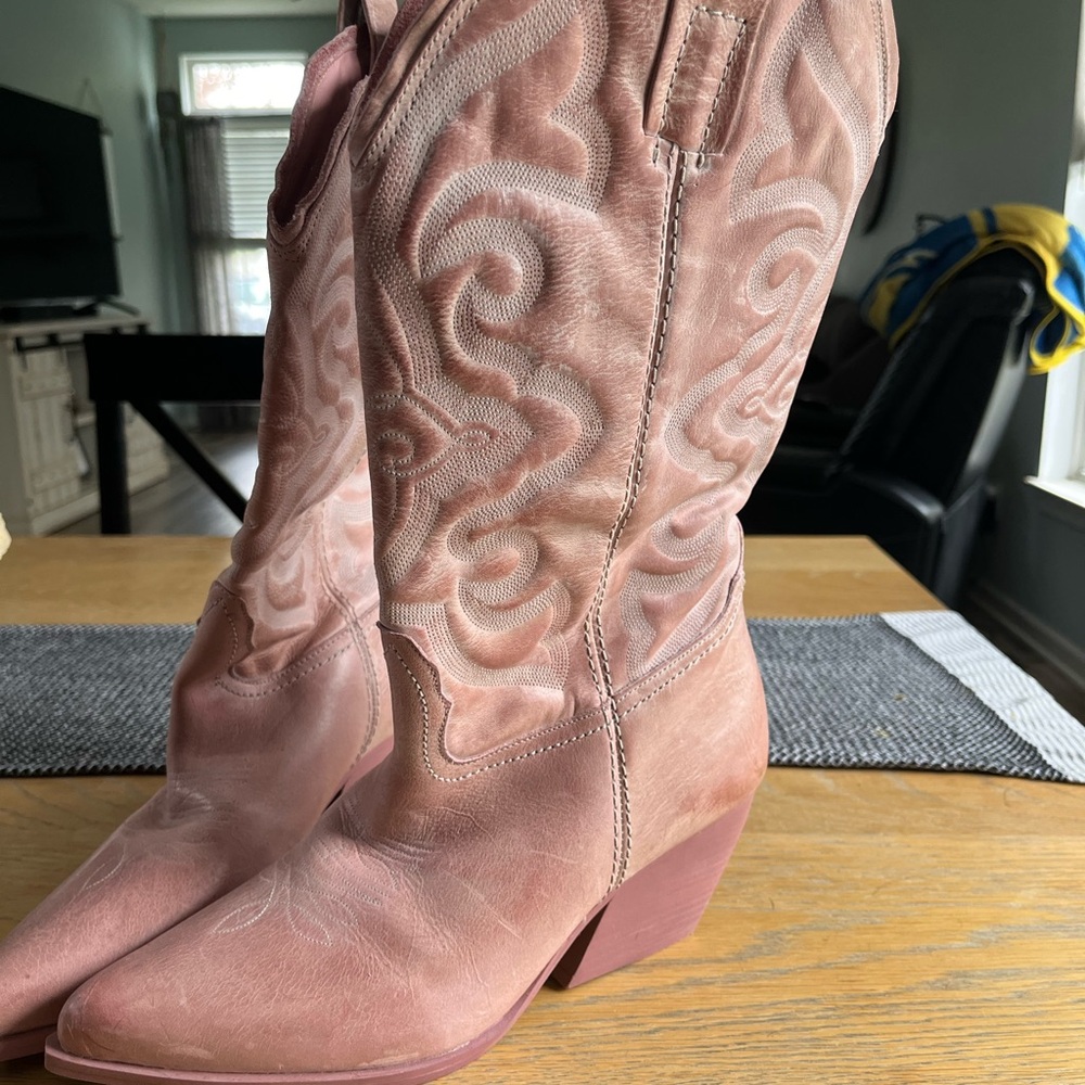 Steve Madden Pink cowboy boots